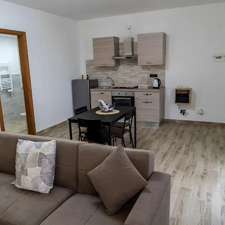 Апартаменты Gardenie Home: Delizioso Villino Vista Mare Мессина